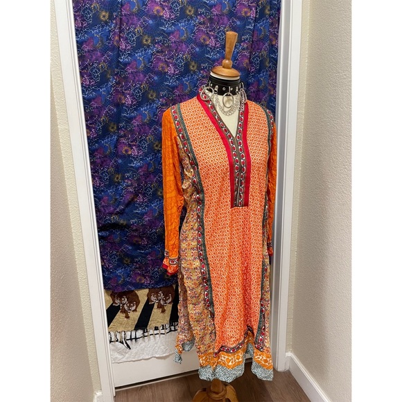 π Wonderful embroidered tunic - Picture 4 of 8